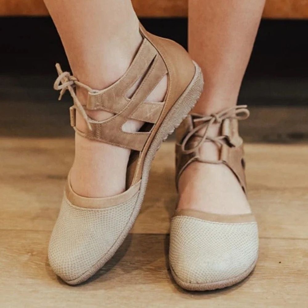 Naot Kata Beige Cream Lizard Leather/Khaki closed toe dandal size 7-7.5